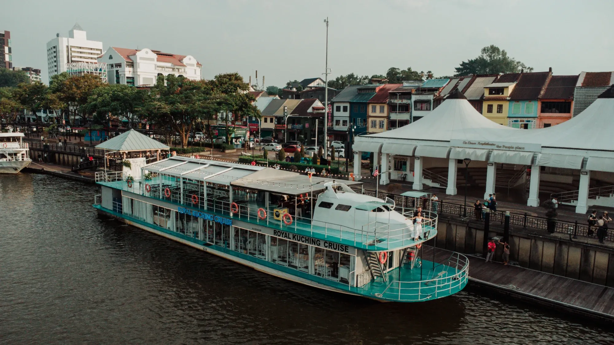 Thomas & Cheryl, evening on the river by Ju Shiu Photography, Kuching, Sarawak