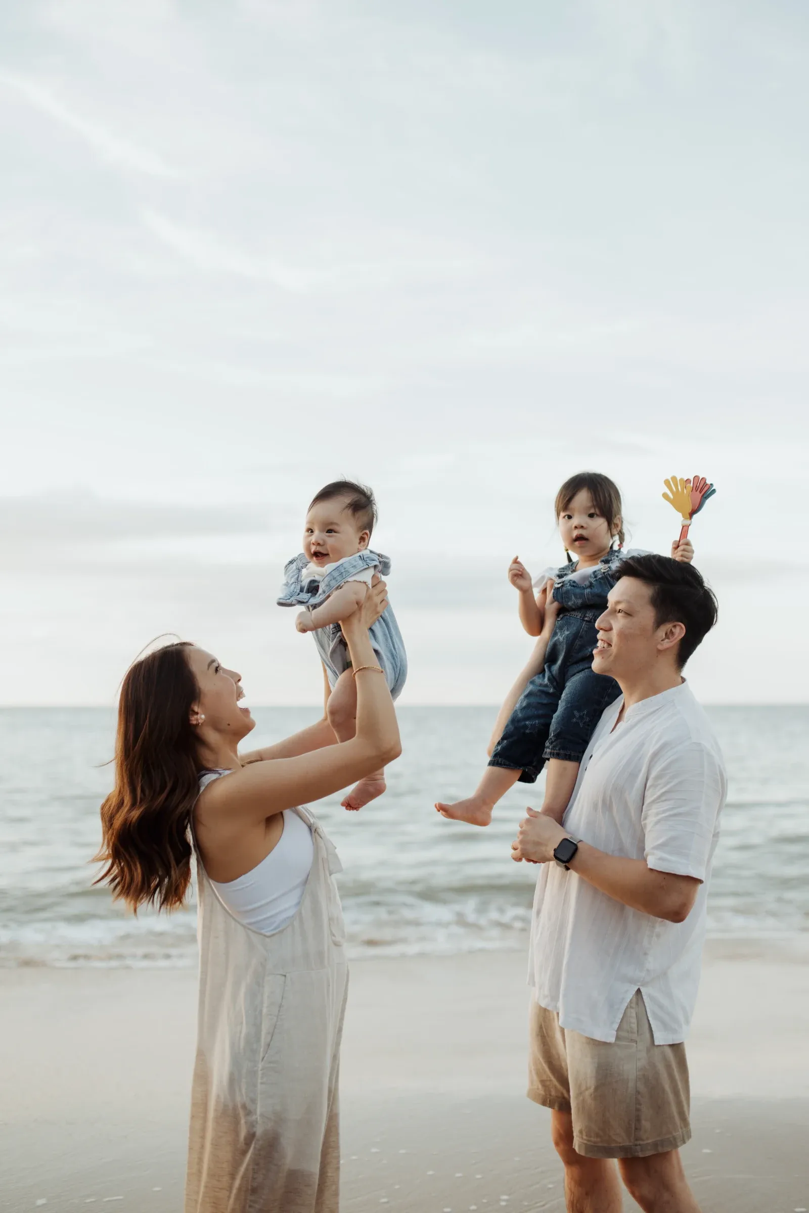 Family moments by the shore, outdoor family shoot by Ju Shiu Photography, Kuching, Sarawak