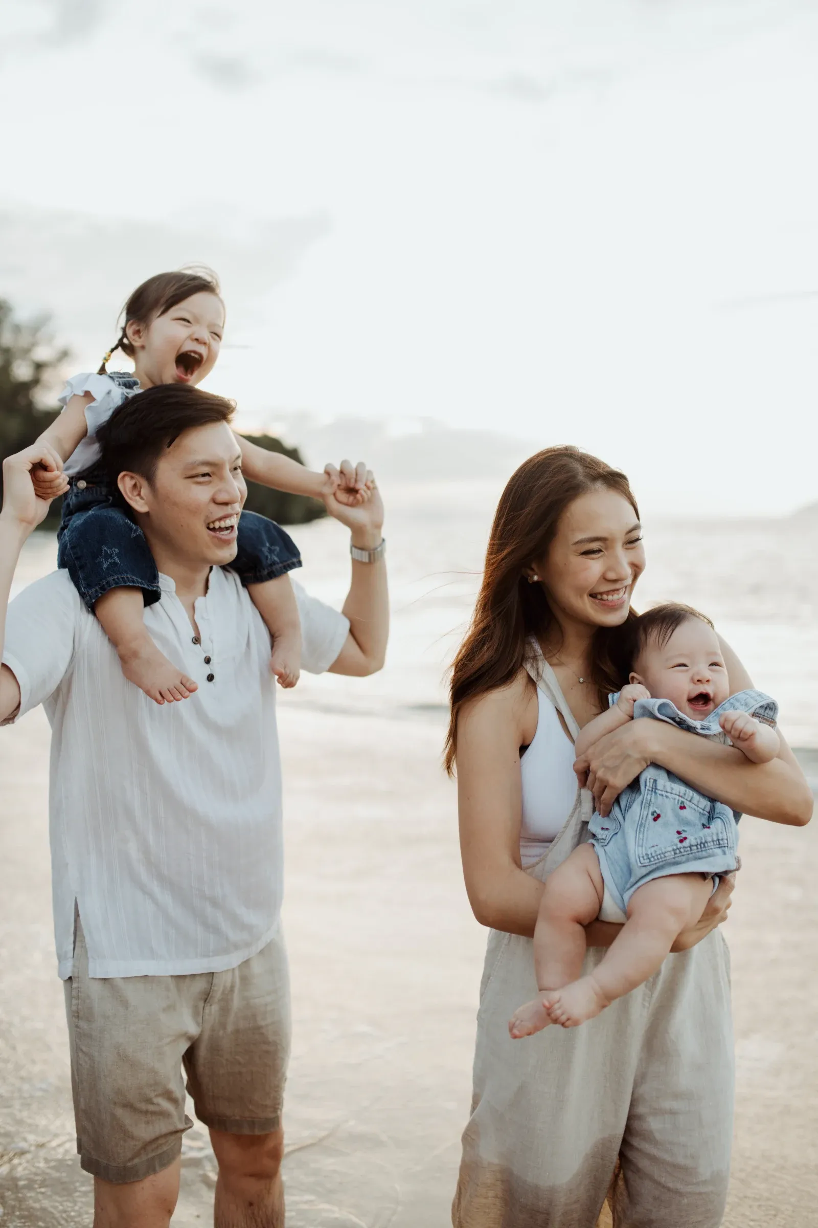 Family moments by the shore, outdoor family shoot by Ju Shiu Photography, Kuching, Sarawak